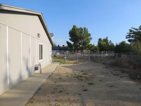 17755 Valeport Ave, Lancaster, CA 93535 photo 21