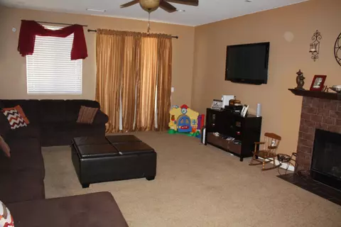 43902 Madison Ct, Lancaster, CA 93536 photo 7