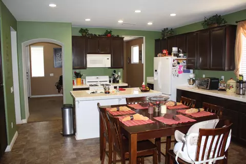 43902 Madison Ct, Lancaster, CA 93536 photo 4