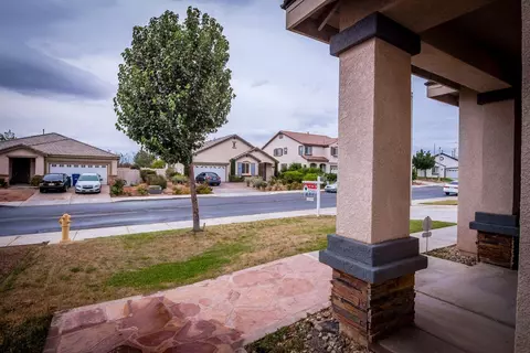 36739 Windtree Cir, Palmdale, CA 93550 photo 4
