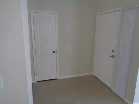 43926 Comstock Ave, Lancaster, CA 93535 photo 2