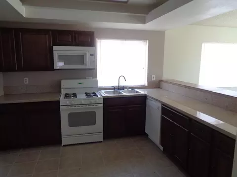 43926 Comstock Ave, Lancaster, CA 93535 photo 5