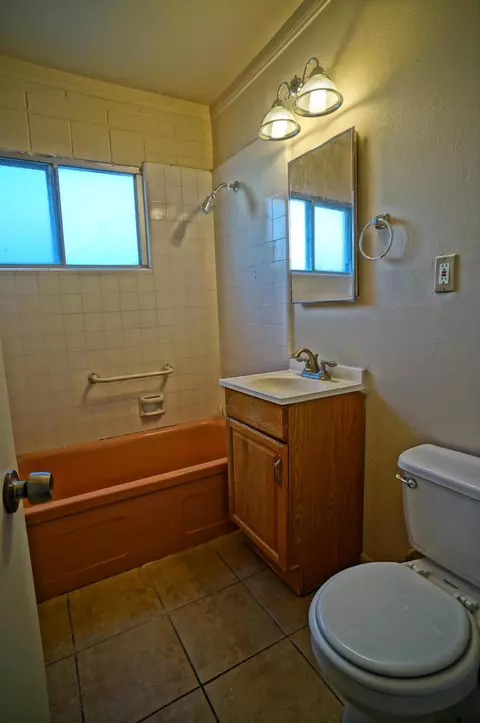 44534 Anvers Ave, Lancaster, CA 93534 photo 2