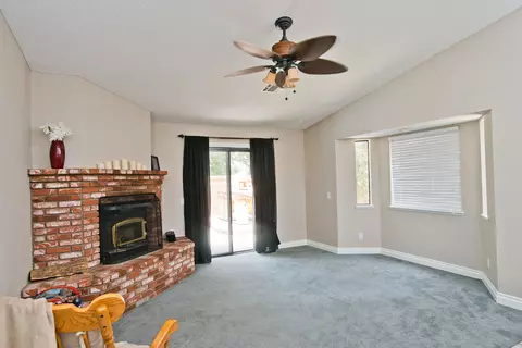 6033 Tulip Cir, Lancaster, CA 93536 photo 9