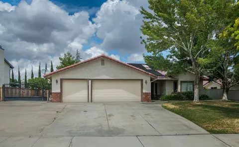 6033 Tulip Cir, Lancaster, CA 93536 photo 1