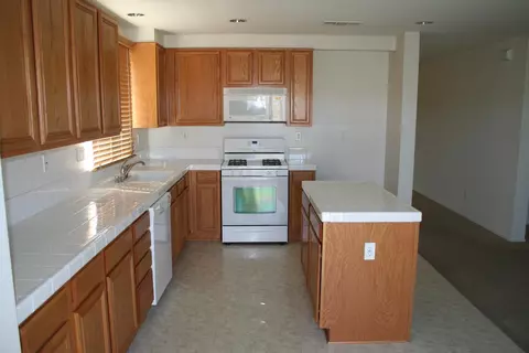 38210 Armstrong Dr, Palmdale, CA 93552 photo 8