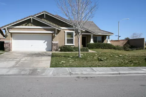 38210 Armstrong Dr, Palmdale, CA 93552 photo 2