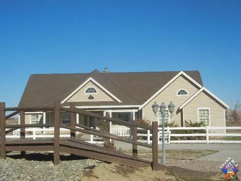 8147 W C - 12 Ave, Lancaster, CA 93536 photo 2