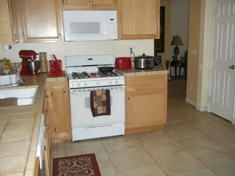 42956 Carpenter Dr, Lancaster, CA 93535 photo 6