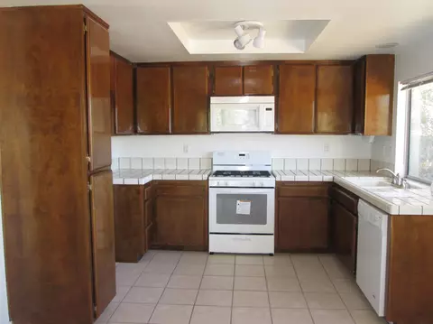 16558 Stagecoach Ave, Palmdale, CA 93591 photo 9