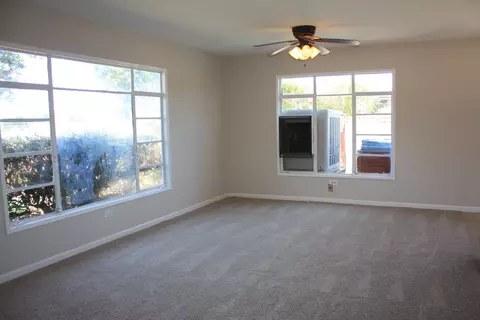 222 Avenue J12 E, Lancaster, CA 93535 photo 3