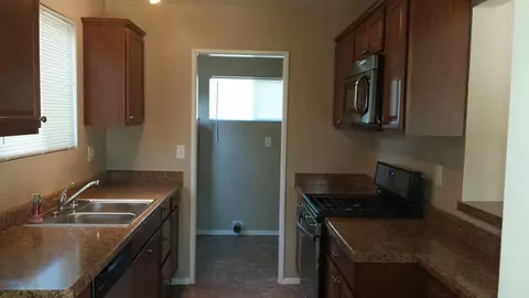 45435 4th St E, Lancaster, CA 93535 photo 3