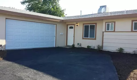 45435 4th St E, Lancaster, CA 93535 photo 1