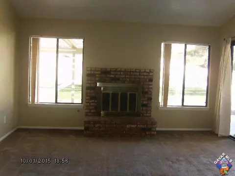 35859 E 43rd St, Palmdale, CA 93552 photo 2