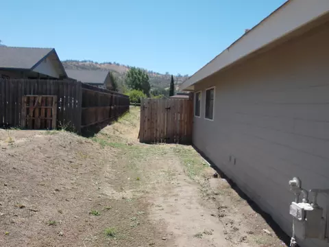28020 Stallion Springs Dr, Tehachapi, CA 93561 photo 3