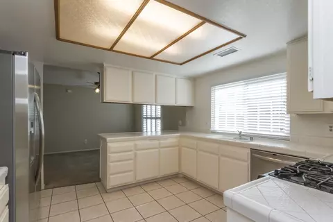1314 Pasteur Dr, Lancaster, CA 93535 photo 6