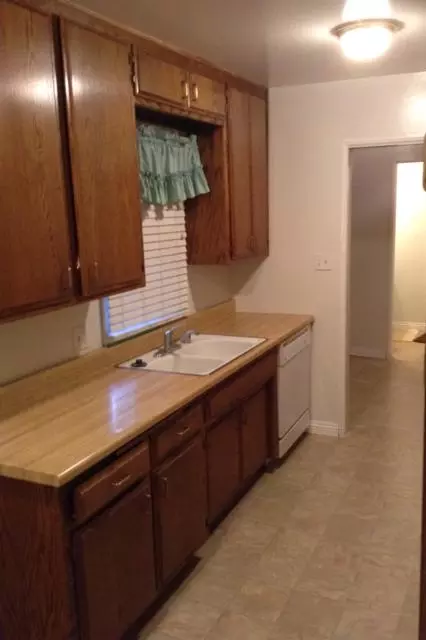 1448 Kettering St W, Lancaster, CA 93534 photo 3