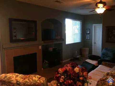 5745 Adobe Dr, Palmdale, CA 93552 photo 4