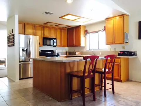 6023 Lilac Cir, Lancaster, CA 93536 photo 2