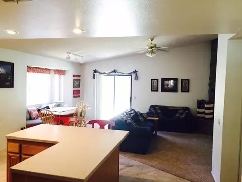 6023 Lilac Cir, Lancaster, CA 93536 photo 8