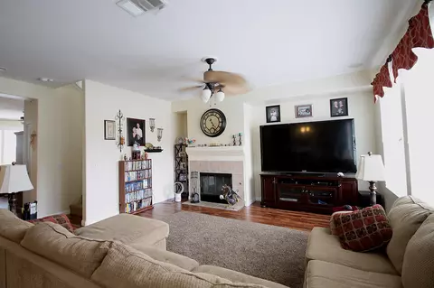 2817 Nugent St E, Lancaster, CA 93535 photo 4
