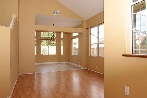 44048 17th St E, Lancaster, CA 93535 photo 2