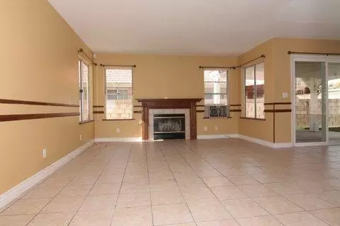 44048 17th St E, Lancaster, CA 93535 photo 8