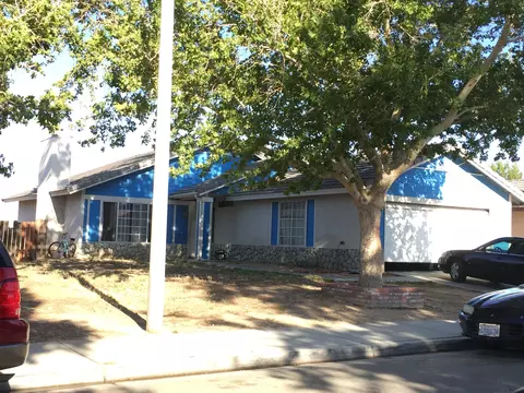 45320 18th St E, Lancaster, CA 93535 photo 1