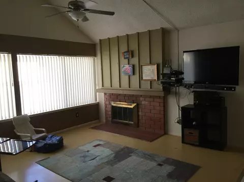 1021 Caperton St, Lancaster, CA 93535 photo 3