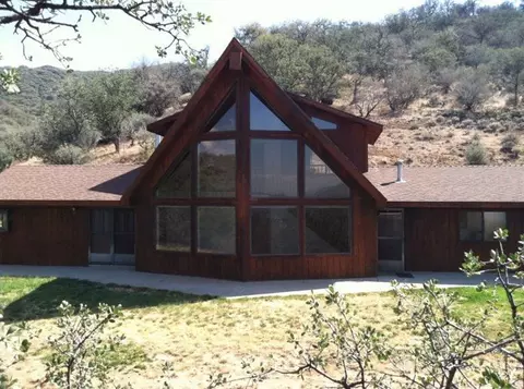 19072 Pine Summit Ct, Tehachapi, CA 93561 photo 1