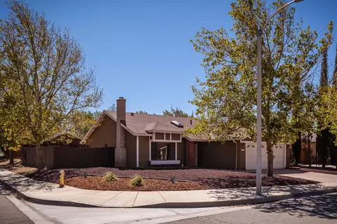 37742 Janus Dr, Palmdale, CA 93550 photo 1