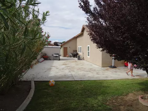 6212 Jasper Ct, Lancaster, CA 93536 photo 3