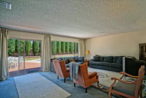 1139 Avenue J4 E, Lancaster, CA 93535 photo 6