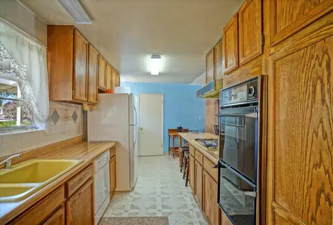 1139 Avenue J4 E, Lancaster, CA 93535 photo 3