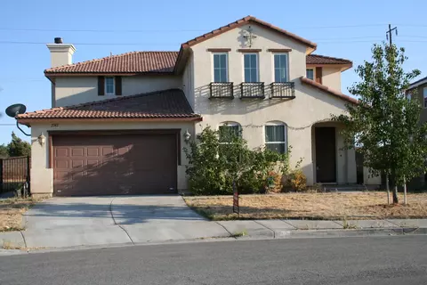 2342 Cypress St, Lancaster, CA 93535 photo 2
