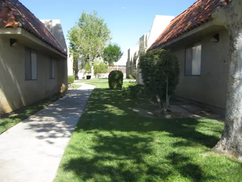 44200 Kingtree Ave UNIT 12, Lancaster, CA 93534 photo 3