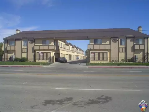 38710 10th St E #13, Palmdale, CA 93550 photo 1