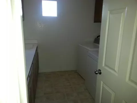 8850 Avoca Ct, Lancaster, CA 93536 photo 13