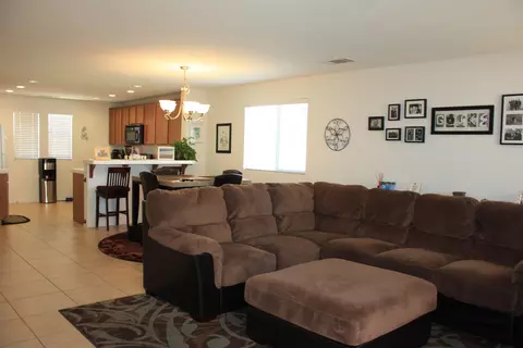 43536 Hampton St, Lancaster, CA 93536 photo 4