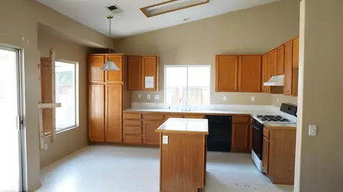 6322 Prairie Ct, Lancaster, CA 93536 photo 5