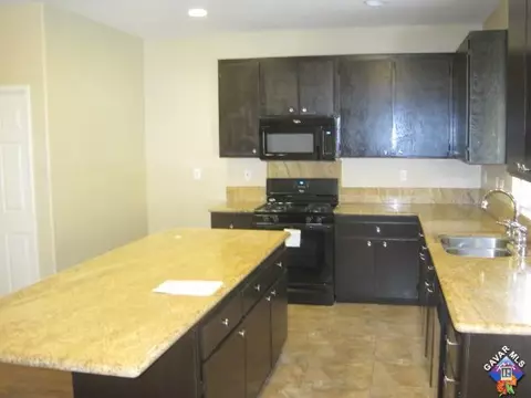 3944 Grandview Dr, Palmdale, CA 93551 photo 13