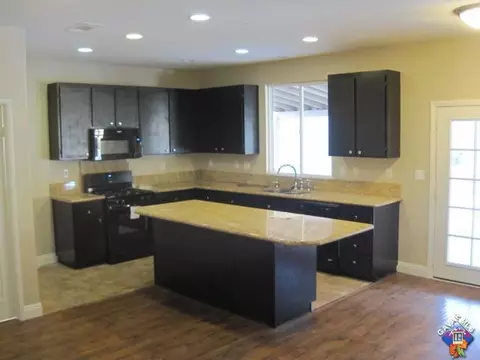 3944 Grandview Dr, Palmdale, CA 93551 photo 11