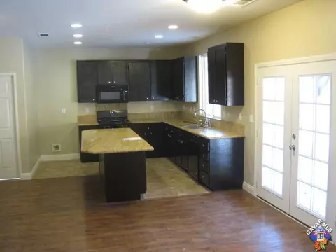 3944 Grandview Dr, Palmdale, CA 93551 photo 12