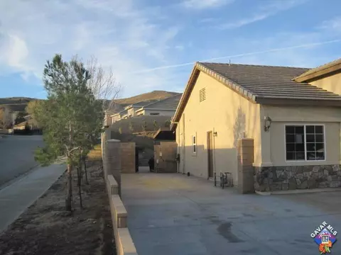 3944 Grandview Dr, Palmdale, CA 93551 photo 4
