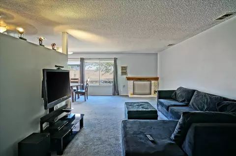 44228 8th St E, Lancaster, CA 93535 photo 3