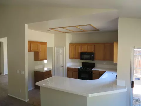 44107 Sunmist Ct, Lancaster, CA 93535 photo 7