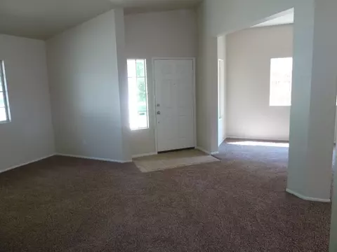 44107 Sunmist Ct, Lancaster, CA 93535 photo 4