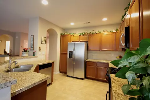 42933 Edson Ave, Lancaster, CA 93536 photo 3