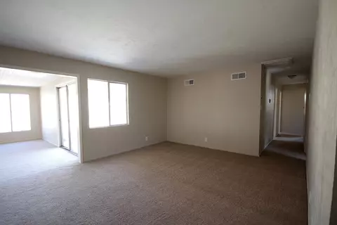 45509 6th St E, Lancaster, CA 93535 photo 2