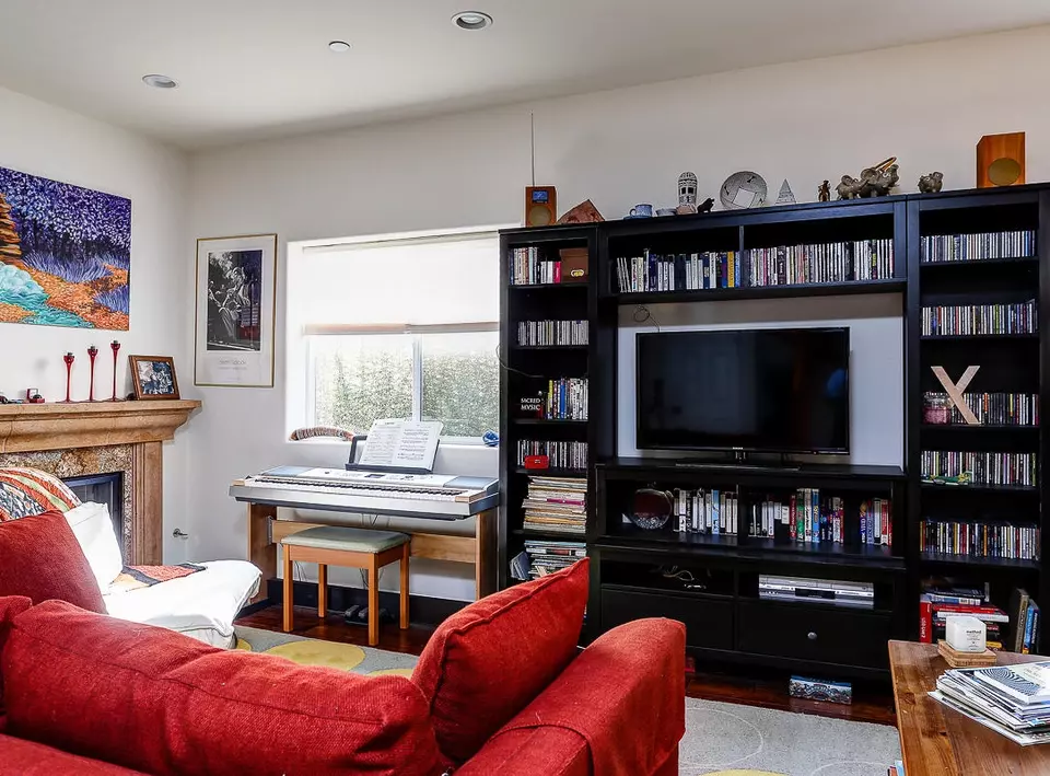  10866 Bluffside Dr #5, Studio City, CA 91604 photo 5